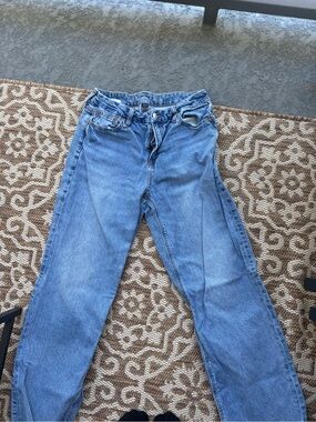 American Eagle Outfitters Straight Leg Jeans in Light Blue Wash